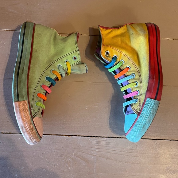 Custom Designed Converse - Picture 5 of 9